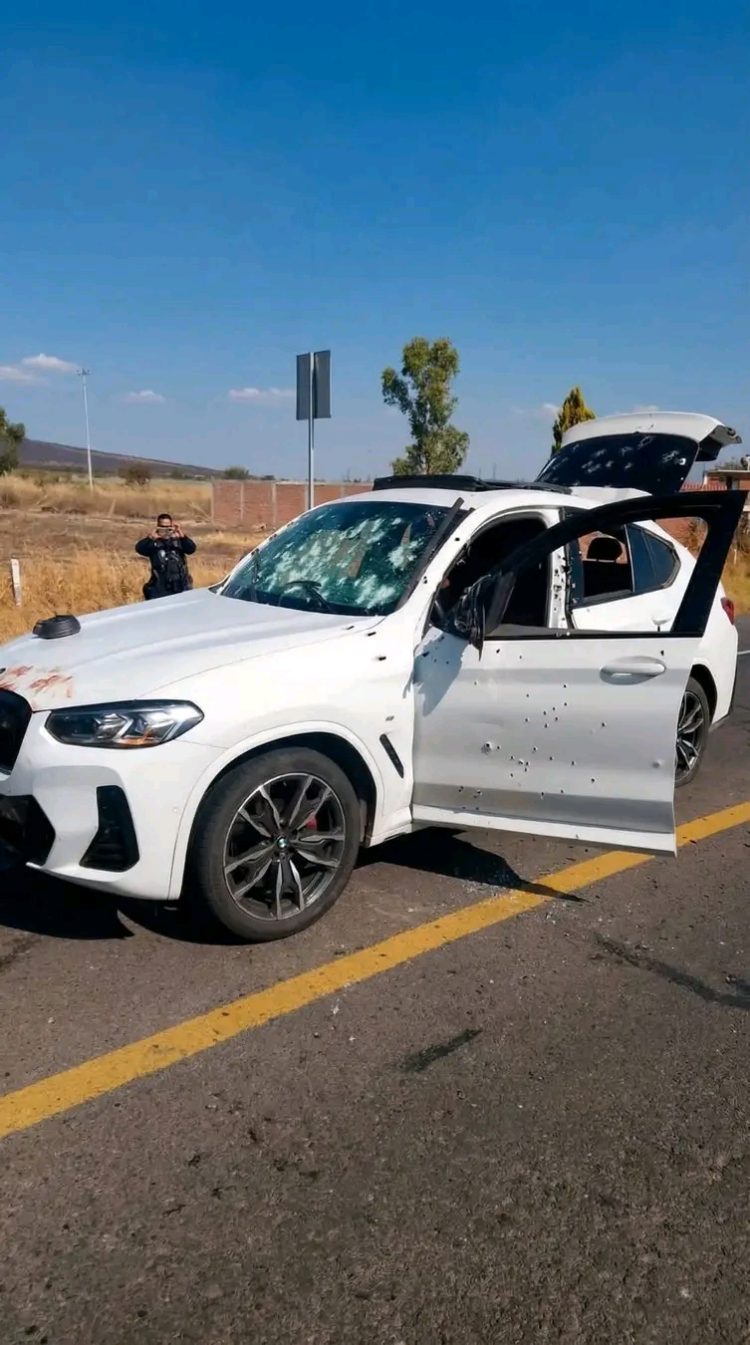 Múltiples impactos dejaron como “coladera” la camioneta del capo