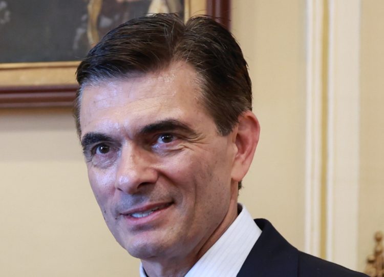 Gobierno firma convenio con seis universidades para impulsar la ciudadanía digital y la “revolución tranca cero”