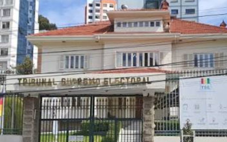 TSE cumple calendario electoral y publica candidaturas por departamento