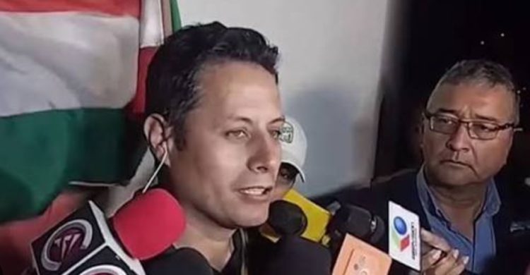 Vicepresidente admite que “se excedió” en sus declaraciones contra legisladores