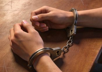 Fiscalía y Migración identifican y detienen a prófugo con procesos por delitos graves