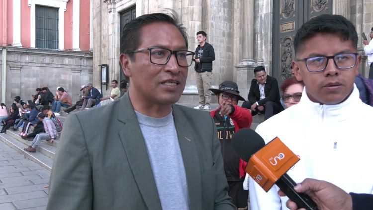 Exigen aprehender a Napoleon Yahuasi por delitos de corrupción