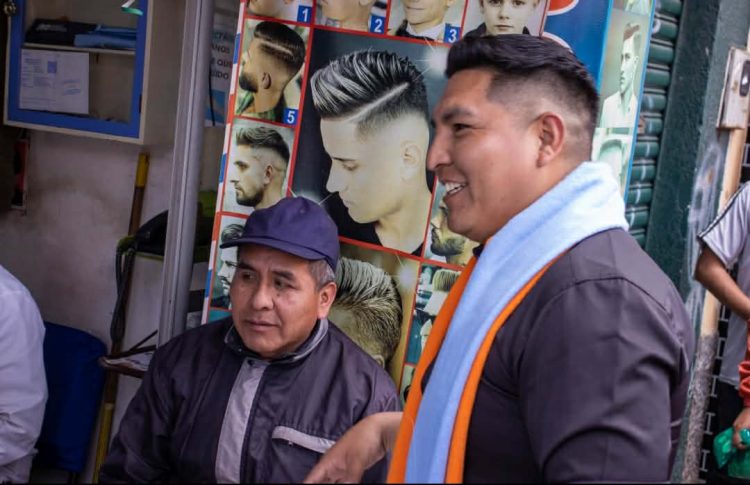 Gremiales, estilistas y choferes sellan alianza con Rocha rumbo a las subnacionales