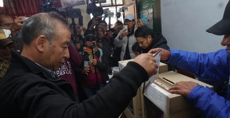 Gomez: «Espero que el TSE cancele la personería jurídica de NGP”