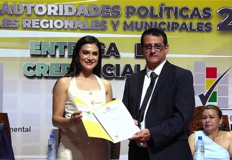 Oficial: Gabriela de Paiva recibe credencial como gobernadora de Pando