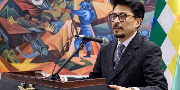 De la diplomacia al corazón del Gobierno: Aramayo asume el desafío de ser el brazo estratégico de Rodrigo Paz
